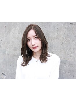 スタイリングしやすい再現性の高さが◎伸びた後もシルエットが崩れないよう、緻密に計算されたスタイルに。