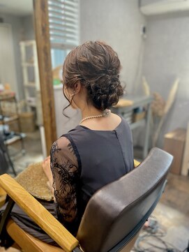 ベルトオブヴィーナス(Belt of venus) ルーズシニヨンアレンジ