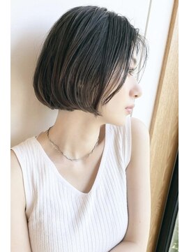 イーズ 鎌倉(e's) 《e's イーズ鎌倉》美しいカットラインのシンプルショートボブ
