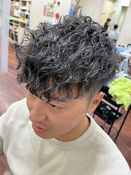 メンズ美容室 タカミ スペインカール　ツイストスパイラル
