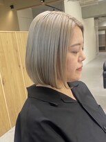 フイ(HUI)&nbsp;透明感カラー★ダブルカラーブリーチミルクティーベージュボブ