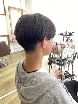 コワファースト 大分(COIFF1RST) 刈り上げマッシュ