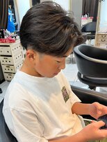 アイズ 海老名(AIZU) メンズカット センターパート ニュアンスパーマ 眉毛