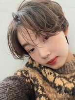 ノイカーム(noi Calm)&nbsp;顔周りレイヤーカットくびれヘアミルクティーベージュカラー