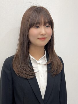 メルバイグラフ 梅田(mel by GRAFF) 可愛くなりすぎない大人顔まわりレイヤーカット