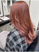 ピンクベージュ