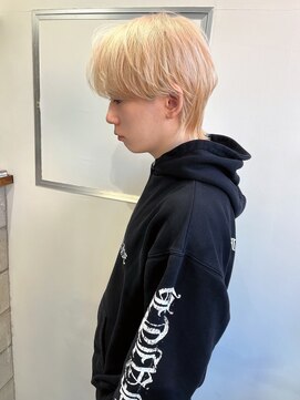 イル(ill) ホワイト ブリーチ ハイトーン ウルフ レイヤー