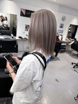 キング(K!ng) 縮毛矯正髪質改善ハイライトレイヤーカット枚方美容室エクステ