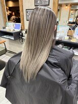 サニー 渋谷(SUNNY)&nbsp;バレイヤージュ、ハイライト、レイヤーロング、グレーベージュ