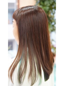 ネス(NESS) ターコイズブルーのインナーカラーなロングスタイル79