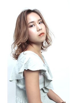 クールドセリエ 新宿南口店(Coeur de cellier) 外国人風ボブ ハイライトレイヤー