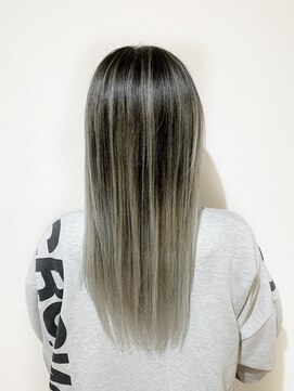 ファミリア ヘア ライフ(familiar Hair Life) ☆バックコームバレイヤージュ ホワイトグレージュ☆