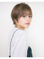 ピズム(PISM) 耳かけカジュアルイメチェンショート/フォギーベージュ 