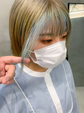 テトヘアー(teto hair) フェイスフレーミング、水色カラー、インナーカラー