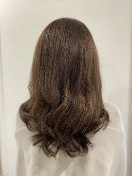 タエビスアリッサム(Taebis Alyssum) 3Dベージュカラーウェーブ巻き