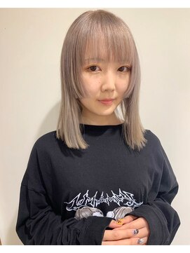 チトセ(titose) ダブルバング×グレージュ