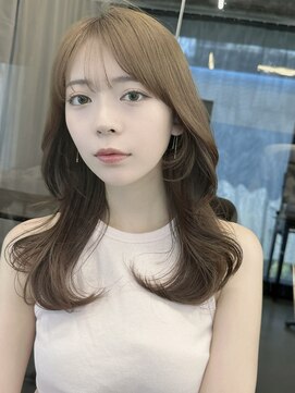 フォンズ(FONS) レイヤーカットワンカールヘア　まわりカット　大人ガーリー