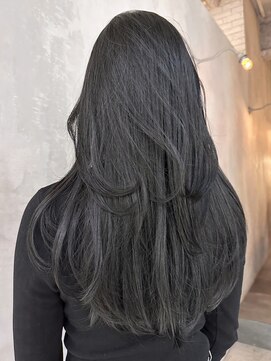 アイティーバイアルバム 八王子店(IT by ALBUM) ブルーブラックレイヤーカット_斜めバンググレージュ_ba442871