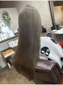 オリーブベージュ