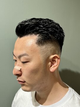 スタンドバーバー 柏(STAND BARBER) ダークアッシュ/アッシュブラック/カルマパーマ/ベリーショート