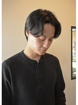 ロカリタ キョウト 千本丸太町店(ROCAReTA kyoto) 刈り上げなしセンターパート