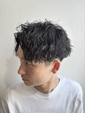 グラフ 立川(Graph.) センターパートソフトツイスパツーブロックメンズパーマ