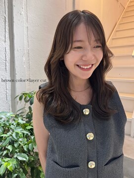 ヒカリスナカザキアンド(HIKARIS nakazaki &) レイヤーカットとブラウンカラー