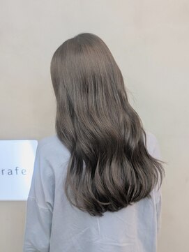 カラフェ(carafe) オリーブグレージュ　赤み消しカラー　グレージュ　艶髪　小顔