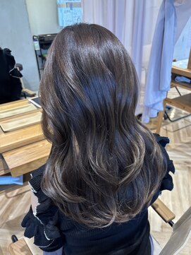 リベラル(liberal) ゆる巻き レイヤー 透明感 チャコールグレー【20代/30代】