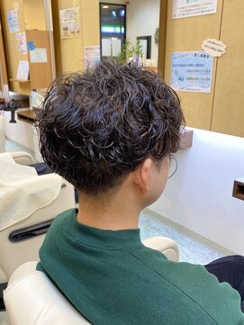 マキシム ナカイ(MAXIM NAKAI) メンズショート刈り上げスパイラルパーマ