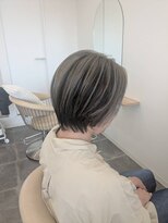 エン(en.)&nbsp;ショートレイヤー×アンブレラカラー×白髪ぼかし