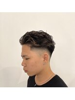 シンバ(Simba)&nbsp;ラルフカール風フェードパーマハイライトスタイル