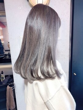 ロンド ルージュ 銀座店(Lond rouge) お肌まで綺麗に見えるラベンダーグレー。