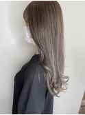 柔らかグレージュ