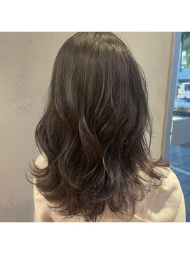 ソファ ヘア 仙台(Sofa) 【インナーカラー】×【パールグレー】×【外ハネ】