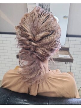 トイロ(toilo) ヘアアレンジ　大人ラフアレンジ