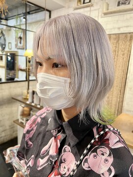 トロニー(TLONY) ウルフ　裾カラー　ホワイトカラー　stylist/miaki