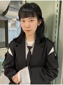 黒髪オン眉ミディアム