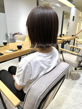 ルイス 宝塚(Luis) 大人可愛い20代30代40代小顔 外ハネミニボブ