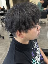 ヒュイル バイ ニアウ(Hwyl by Niau) メンズマッシュパーマ波巻パーマスパイラルパーマ刈り上げ