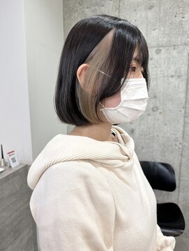 サクラ オモテサンドウ(SAKURA) インナーカラー ボブ グレージュカラー 表参道