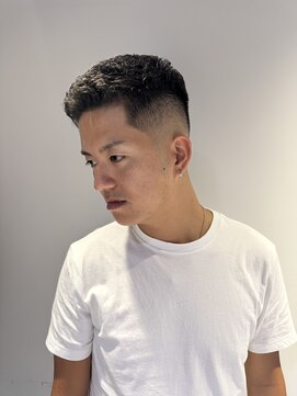 フランクスバーバーザスタンド(Frank’s barber the stand) サーフカール/スパイキーショート/ブルーブラック/飯田橋E