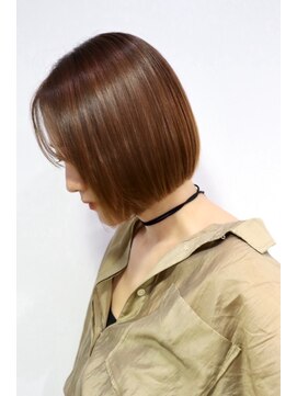 メモリーズ 銀座(Memories) あご下ラインでつくる、やわらか美人ボブ。加藤