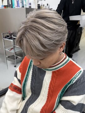 カット　バレイヤージュ　ハイライト　ホワイトメッシュ
