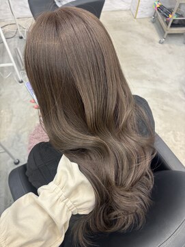 クム(kumu) 20代30代◎韓国風レイヤーカット×オリーブベージュ