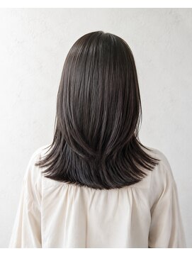 スイ バイティティ 川崎店(suis. by titi) ミディアムストレート