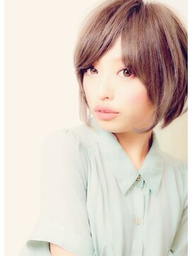 アルベロ(albero) アッシュベージュショートボブ