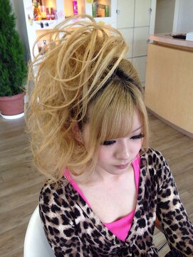 シェリシェリー(Cheri Cherie) スジ盛りアップ