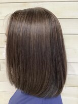 ラック 辻堂(LUCK) 白髪ぼかしの極細ハイライト