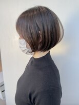 大人かわいい前下がりハンサムショートボブ丸みショート